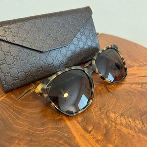 GUCCI Sunglasses Tortoise shell